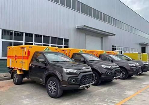 王五镇爆破器材运输车-保障安全与效率的关键